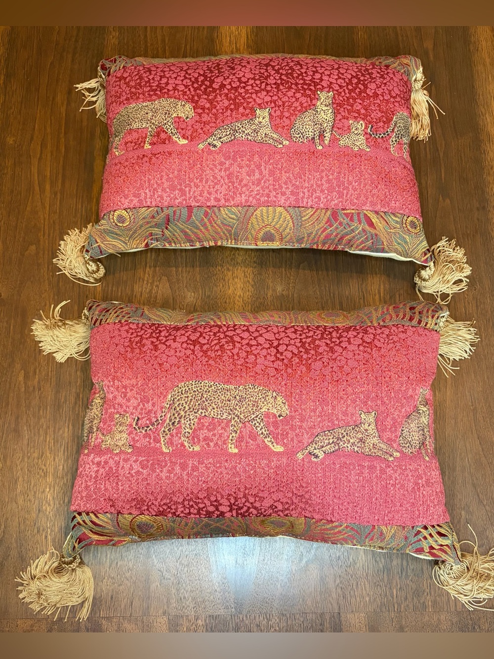 Set of 2 Leopard Motif Tapestry Decorative Throw Pillows w/ Tassels Red / Gold